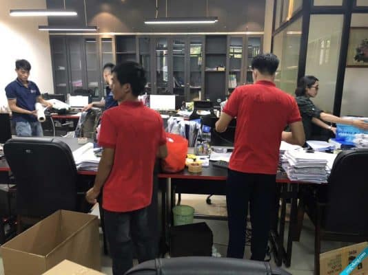 Nhân viên bốc xếp hàng hóa, đồ đạc văn phòng lành nghề