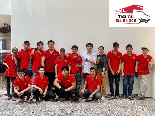 Doi ngu nhan vien chuyen nghiep Taxi Tai Gia Re 24H Đội ngũ nhân viên chuyên nghiệp Taxi Tải Giá Rẻ 24H