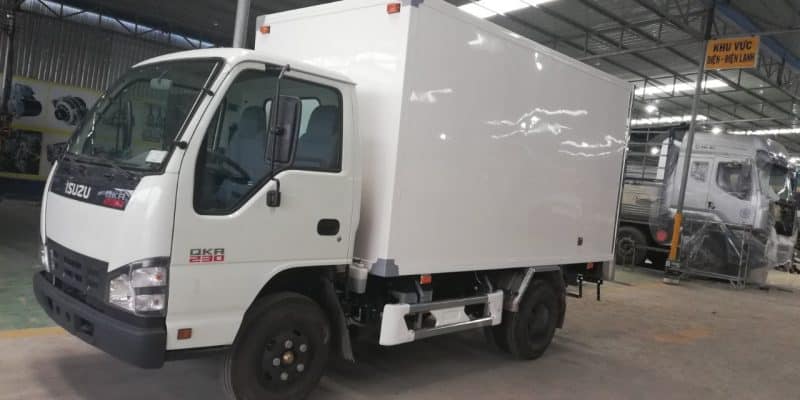 Xe tải 2 tấn isuzu thùng kín
